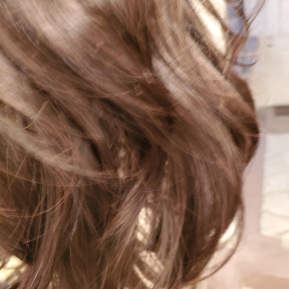 New Dark Brown With Highlights Synthetic Wig,med Length - Picture 15 of 15